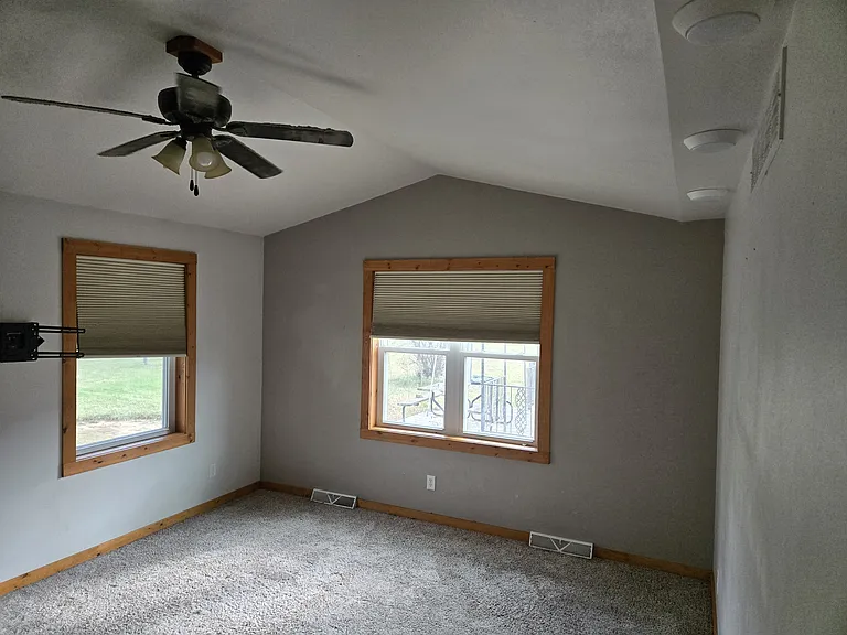 4755 Railroad Grade Rd — Photo 4