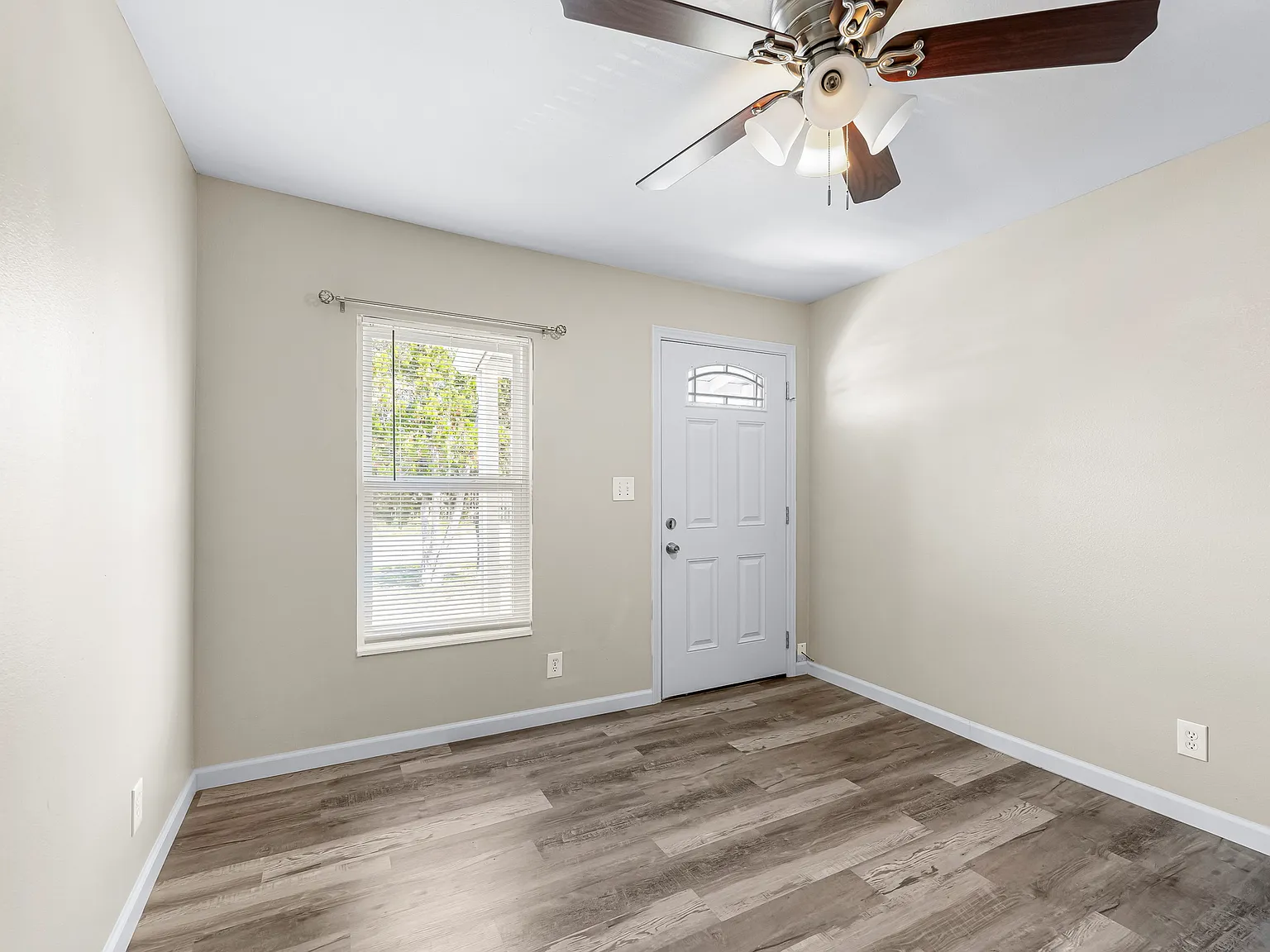 2405 Crews Street — Photo 4