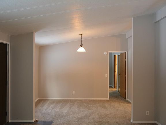 4th image of 227 Eagle Dr