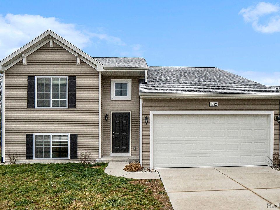 1st image of 206 Creek Pointe Cir