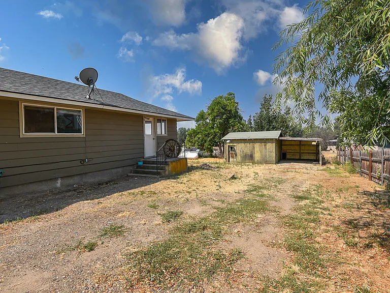10411 Scotch Pines Rd — Photo 2