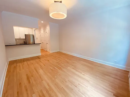 Rented by Metropolis Real Estate of Manhattan | media 15