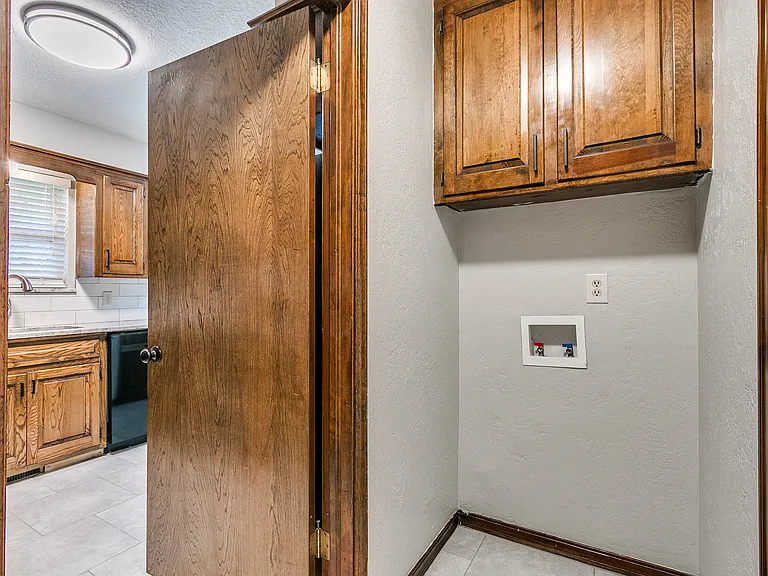 1213 Westbrooke Ter — Photo 13