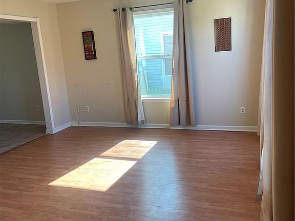 2nd image of 816 Old Point Ave