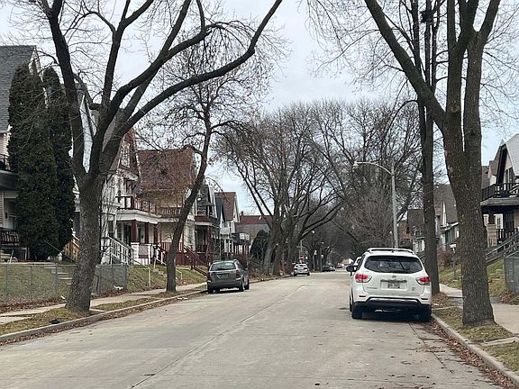 5th image of 2540 N 34TH STREET