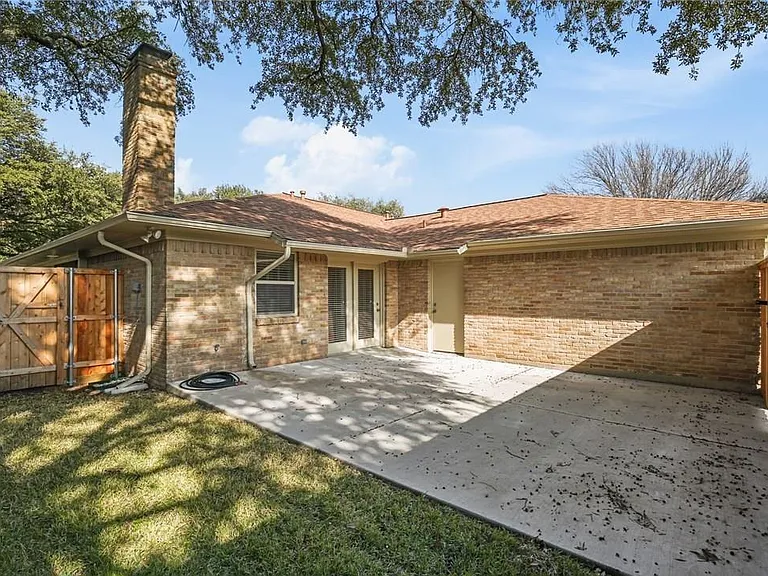 9015 Villa Park Cir — Photo 27