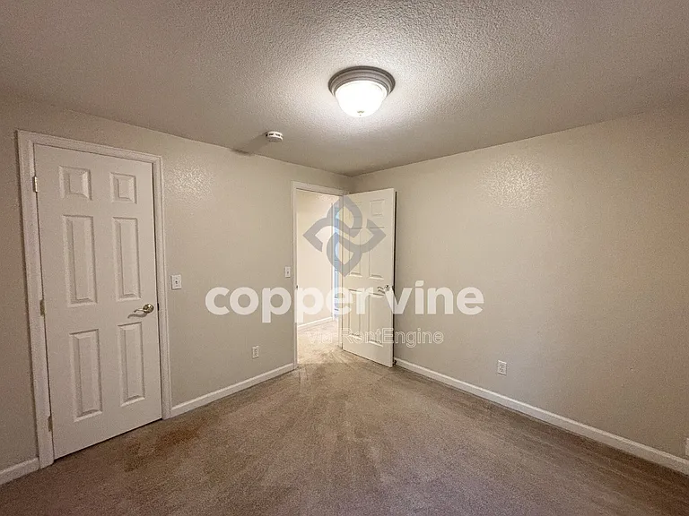 14487 Jason Dr — Photo 32