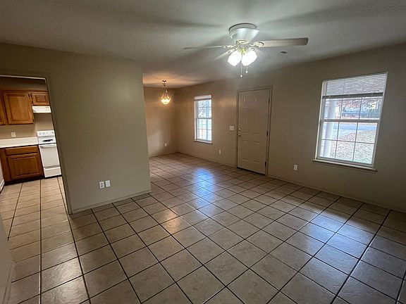 3rd image of 1106 S Ithaca Ave