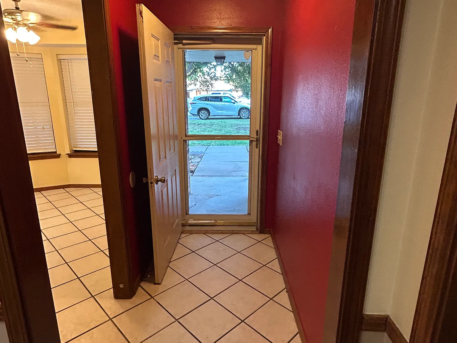 3 bed, 1760 sqft, $2,350 — Photo 3