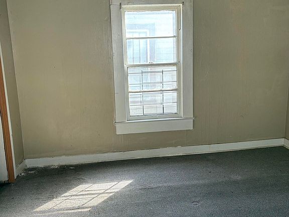 2nd image of 217 2nd Ave S