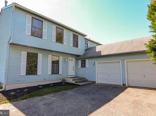 36 Westerly Dr, Sicklerville, NJ 08081