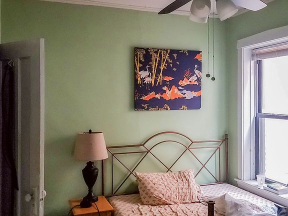 3rd image of 4846 N Rockwell St #1