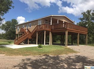 1411 Walker Rd, Goliad, TX 77963