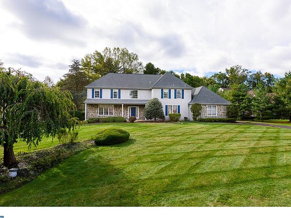2nd image of 1418 Carolina Pl