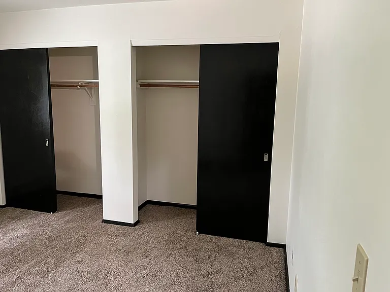 670 E Lincoln Ave — Photo 15