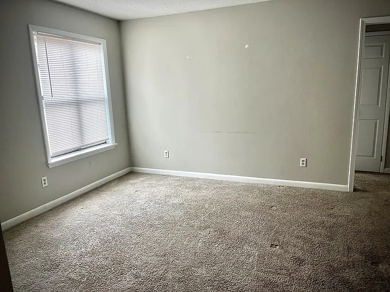 799 Donnell Blvd #13 — Photo 6