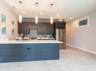 2424 W Fillmore St #PENTHOUSE, Chicago, IL 60612