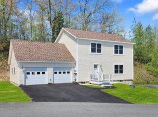 51 Dogwood Ln, White River Junction, VT 05001