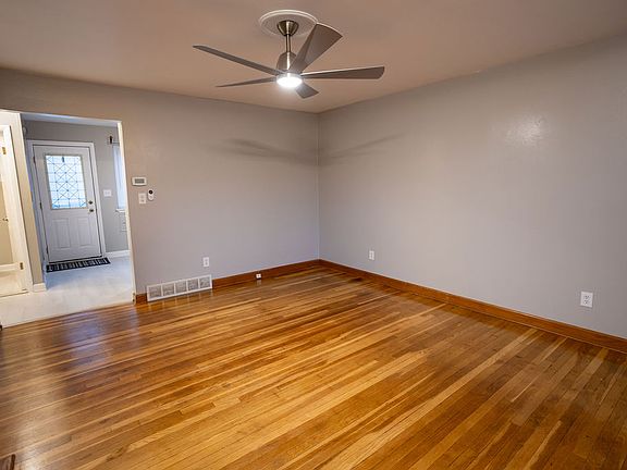 3rd image of 29233 Tessmer Ct