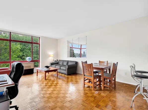 350 Albany Street 4F image 3 of 6