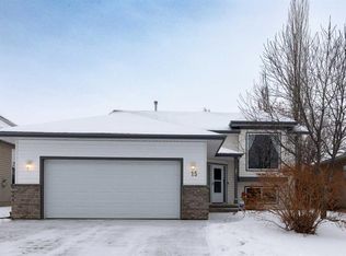 15 NW Altena Close, Red Deer, AB T4R3A8