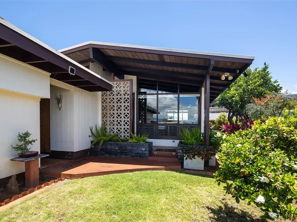 1627 Anakole Pl, Pearl City, HI 96782