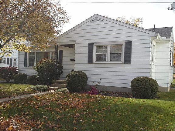 3rd image of 428 N Center St