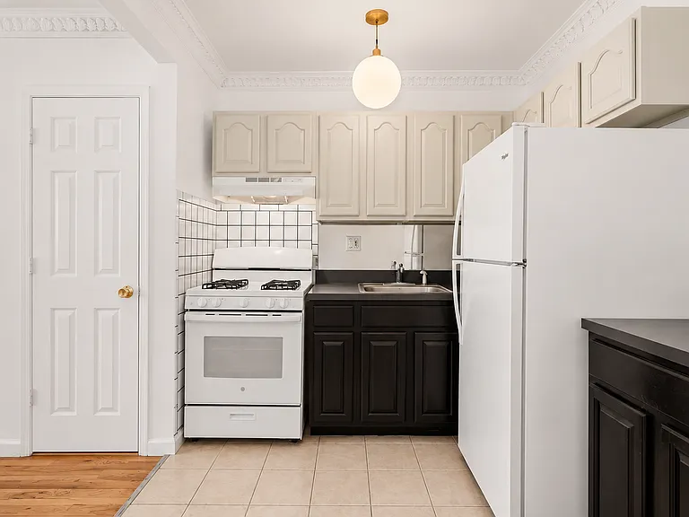 157 Columbia St #1 — Photo 9