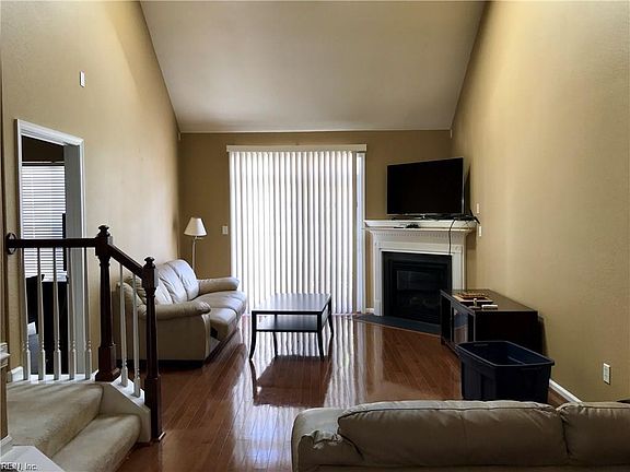 5th image of 904 Canterwood Ct