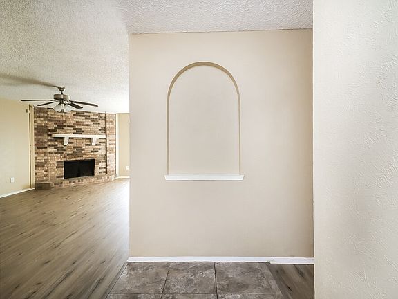 3rd image of 7962 Southbrook Cir