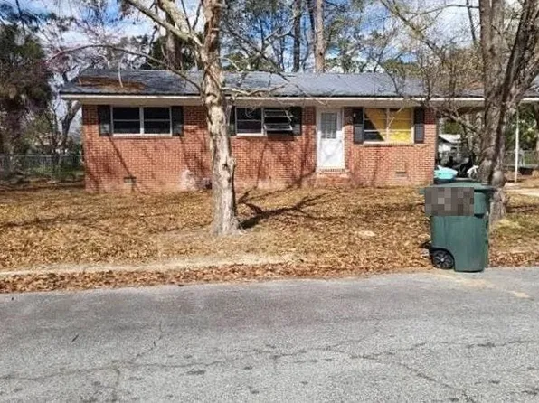 512 Sirmans Ave, Nashville, GA 31639