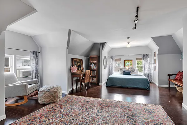 Rented by Compass | media 16