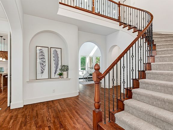3rd image of 846 Deerfield Rd