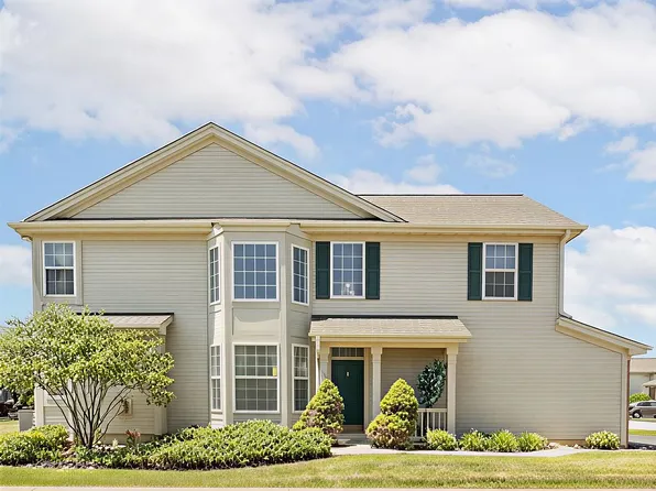 377 Windsong Cir, Glendale Heights, IL 60139