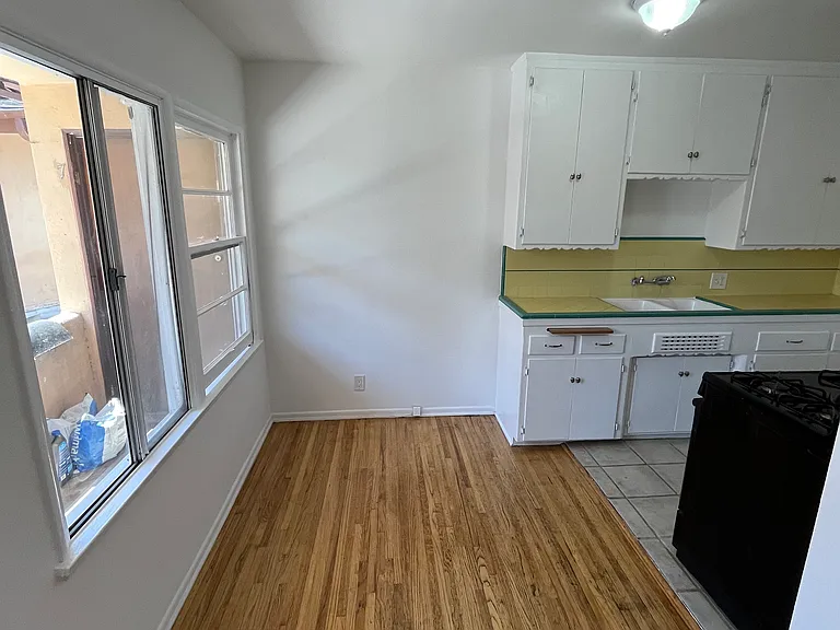 1447 S Wooster St #6 — Photo 3