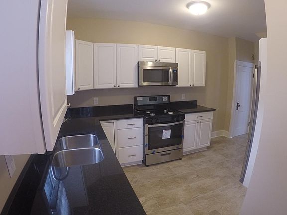 Kitchen, granite and S/S appliances