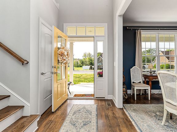 3rd image of 62 Garrison Dr