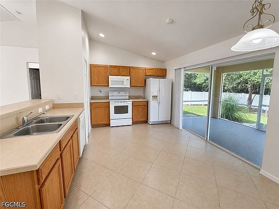 4th image of 728 Santa Lucia Ave S