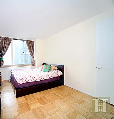 Rented by Halstead Real Estate | media 27