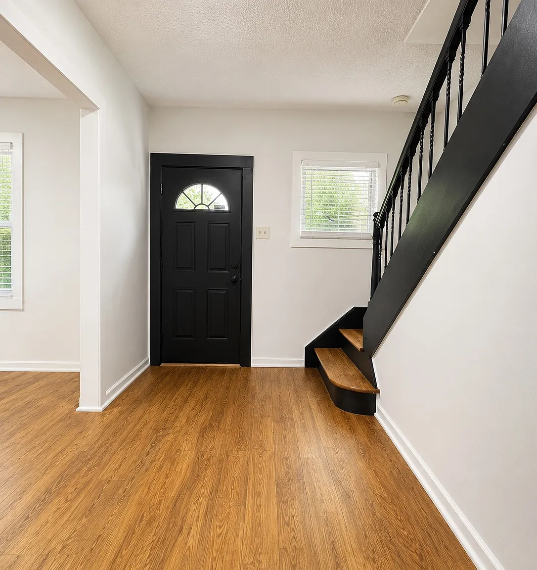 5 bed, 1874 sqft, $2,350 — Photo 3