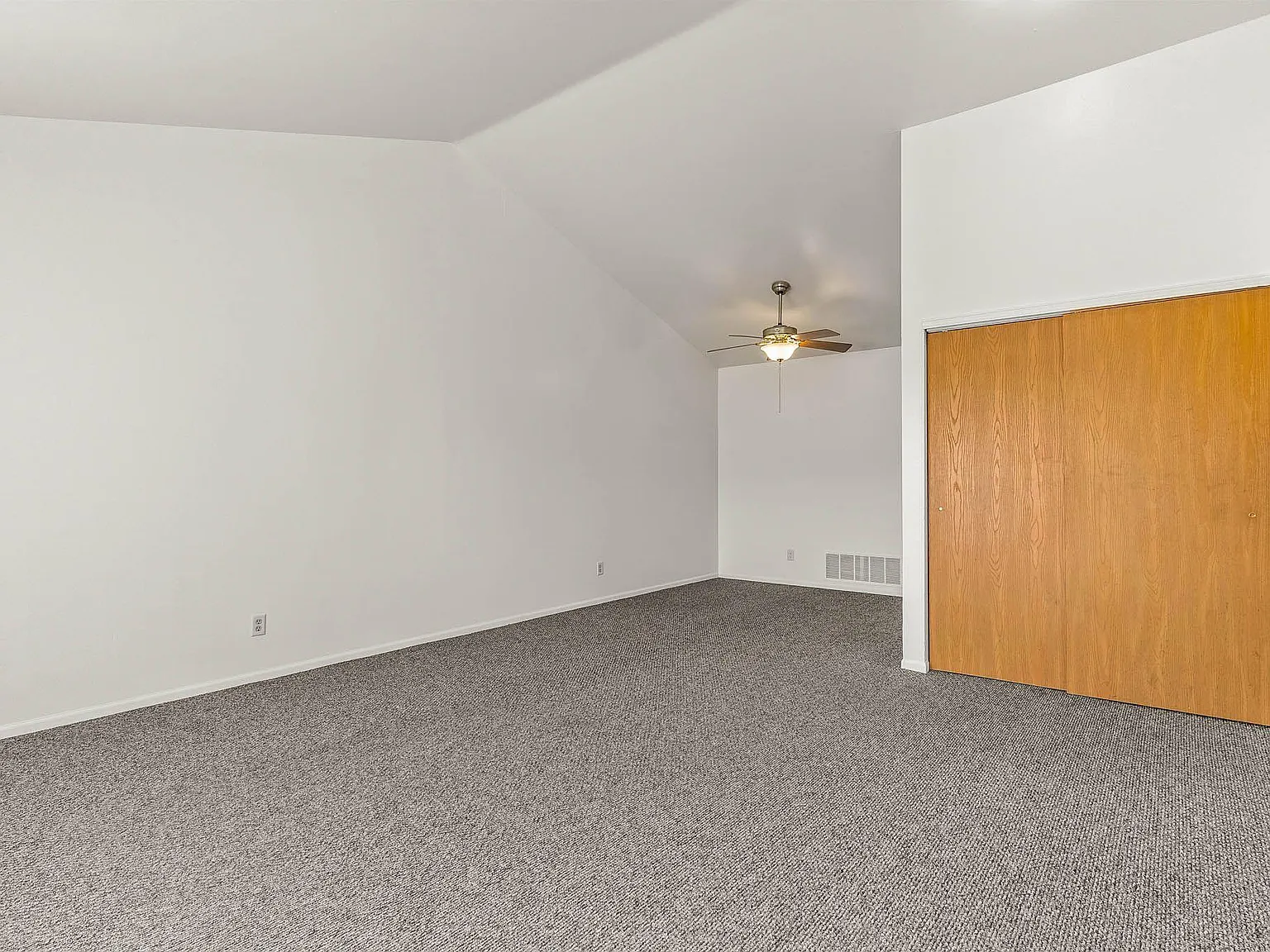 8453 S Chicago Rd — Photo 3