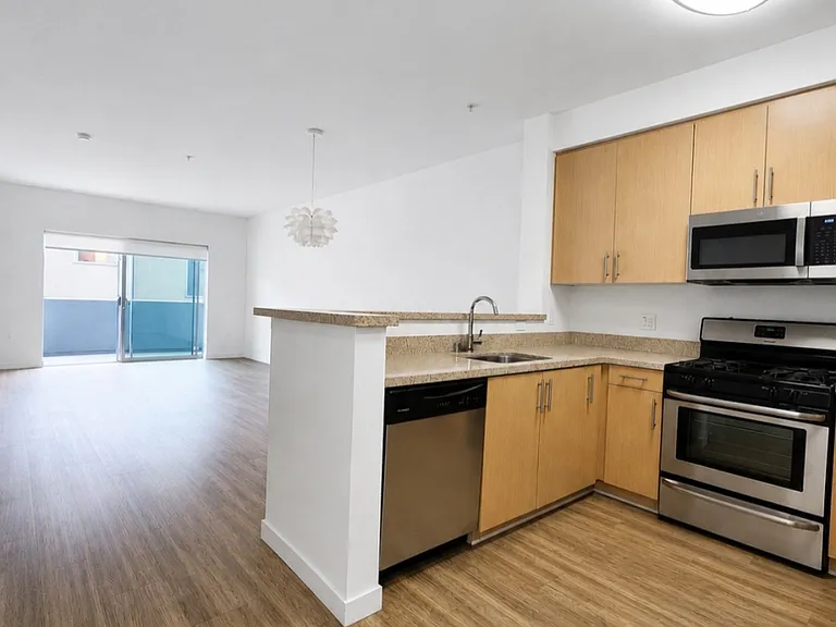 2900 S. Sepulveda Blvd — Photo 21