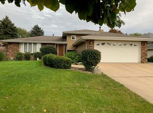 706 Ravinia Dr, Shorewood, IL 60404