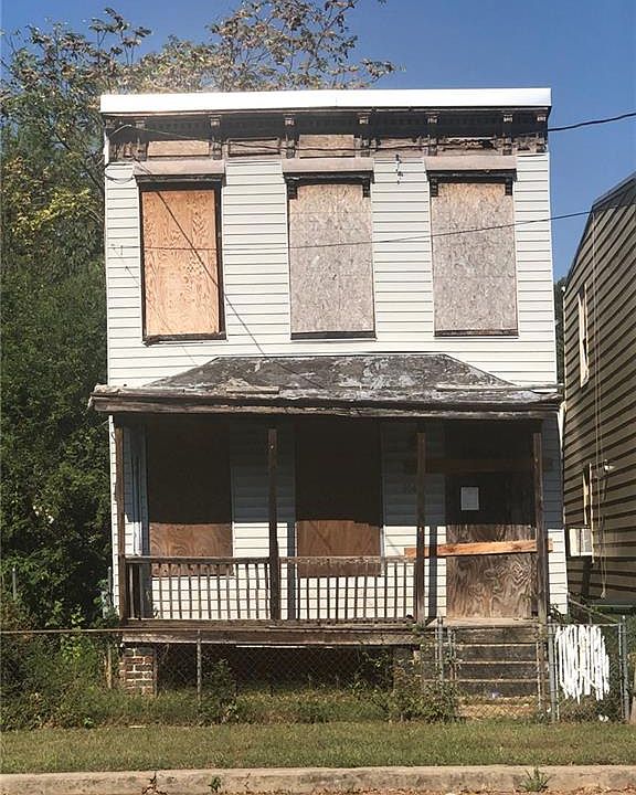 1st image of 914 W 21st St