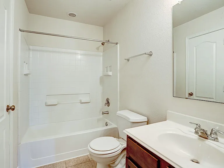 25806 Westbourne Dr — Photo 4