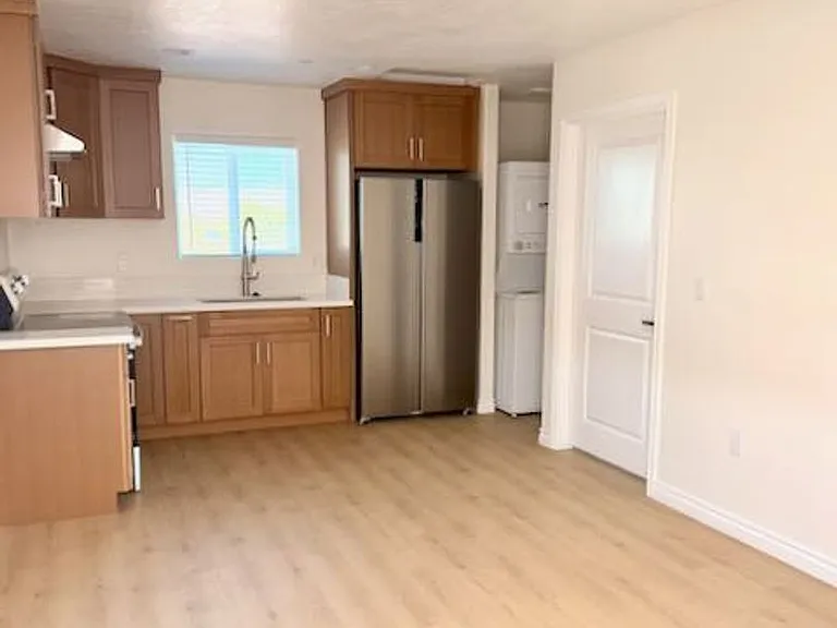 Spacious 3BR/2BA Home with Open Floor Plan, Garage & Washer/Dryer — Photo 30