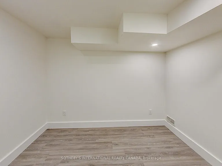 669 Euclid Ave #LOWER — Photo 11