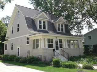 41 Park St, Oconomowoc, WI 53066