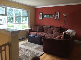 34 Crestone Rd, Albany, NY 12205