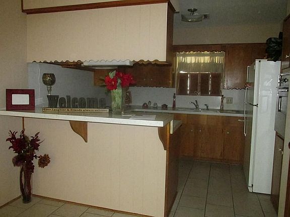 4th image of 822 James St